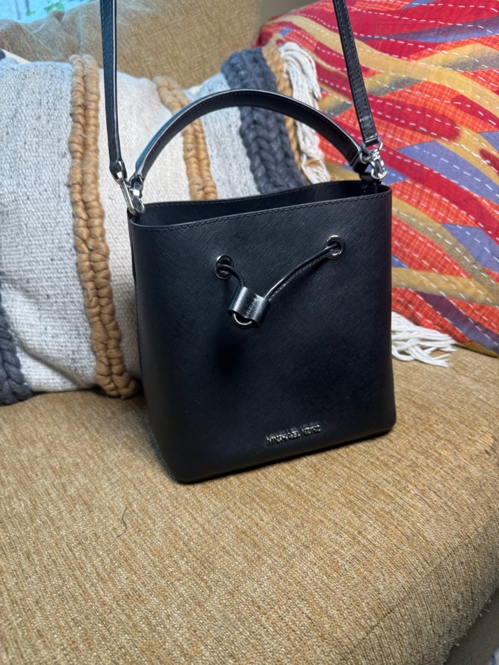 Michael Kors Suri Medium Bucket Bag Black Saffiano Leather Crossbody MK - Picture 14 of 14